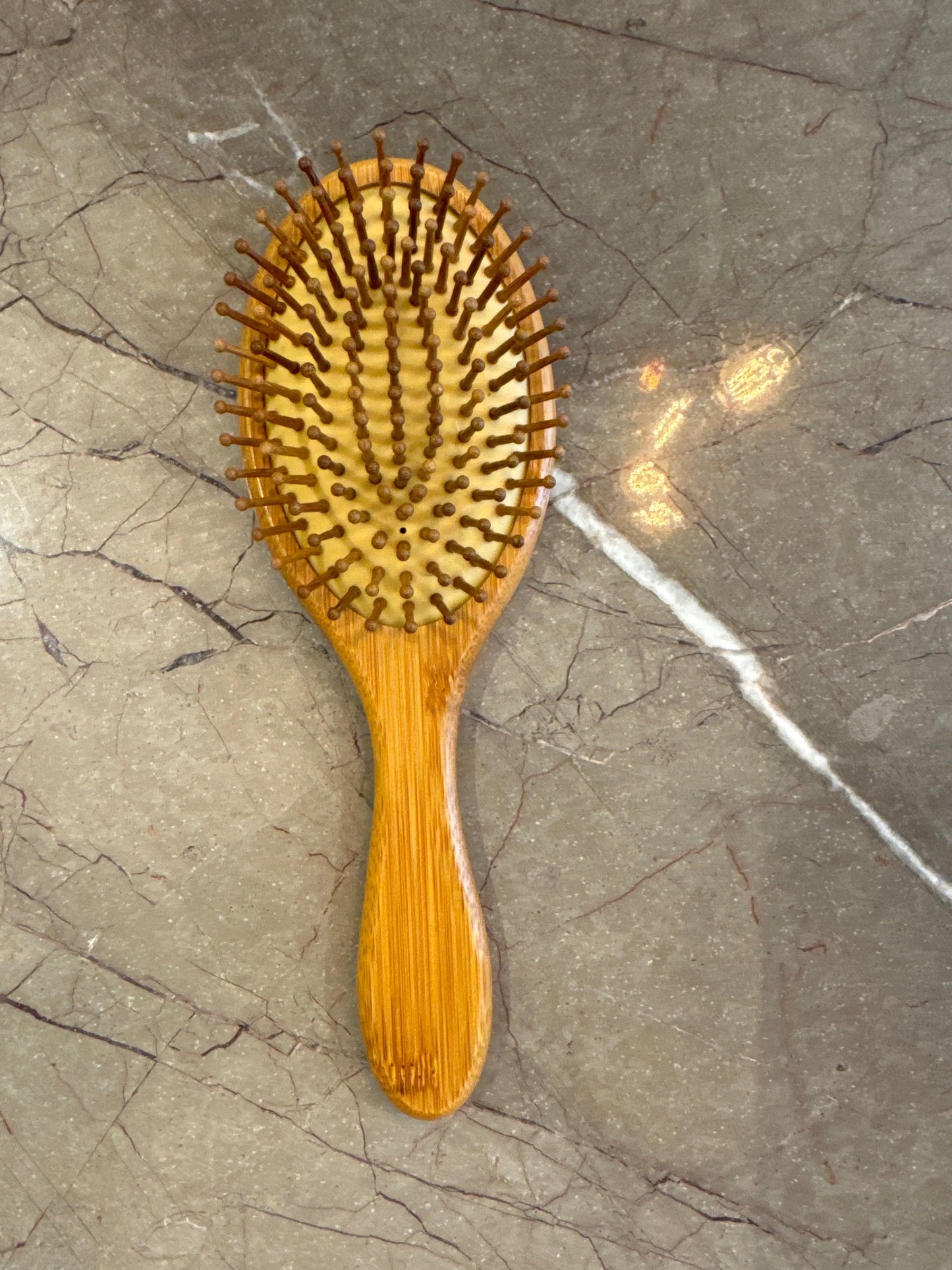 Cepillo Bambu Redondo Fringilla Organic Boutique