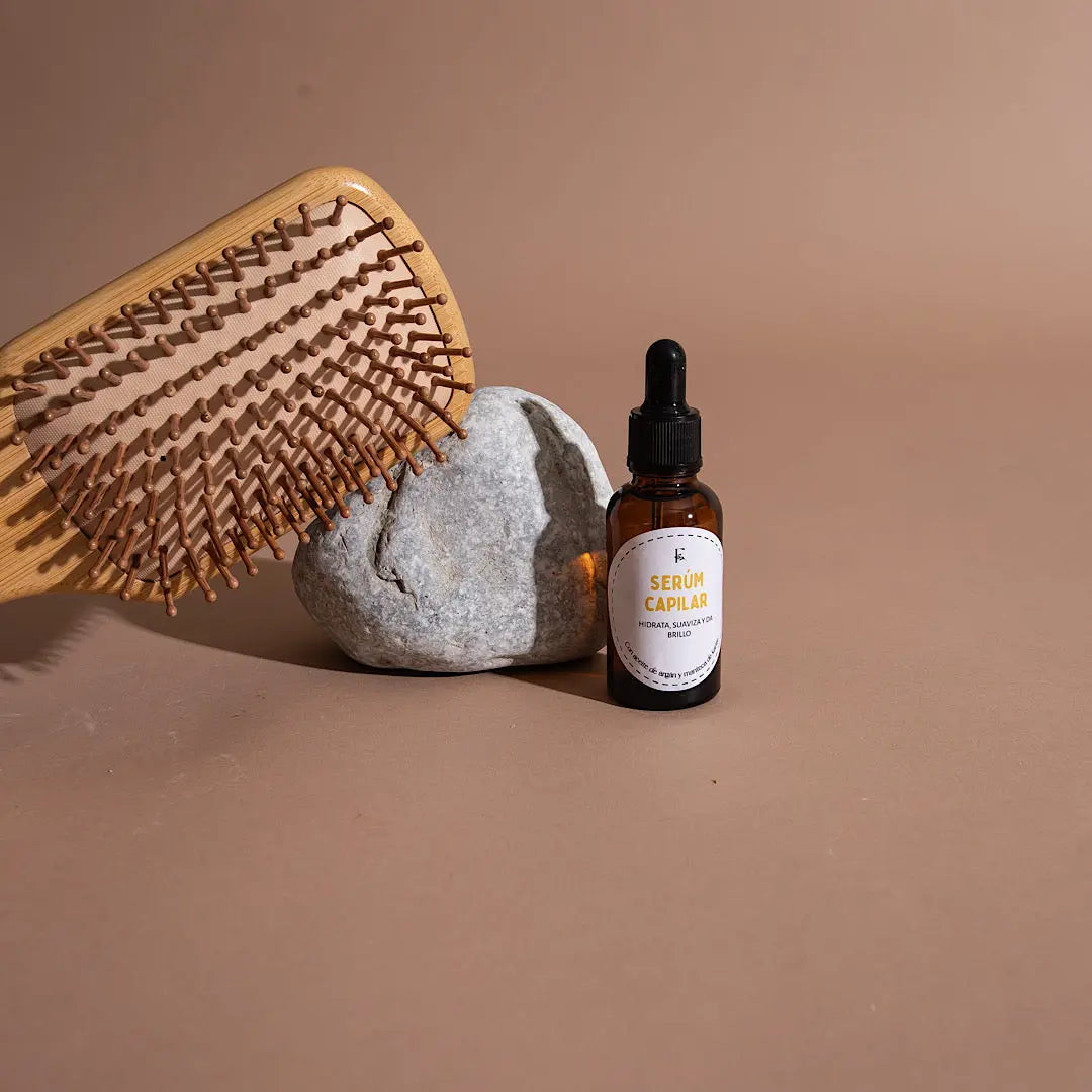 • “Sérum capilar natural estimulante Fringilla en gotero de vidrio”
• “Tratamiento para crecimiento del pelo con aceites esenciales”
• “Sérum ligero para pelo graso y caída Fringilla”