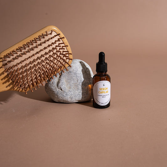 •	“Sérum capilar natural estimulante Fringilla en gotero de vidrio”
	•	“Tratamiento para crecimiento del pelo con aceites esenciales”
	•	“Sérum ligero para pelo graso y caída Fringilla”
